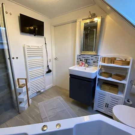 Carpe Diem With Jetty And Boat Hébergement de vacances *