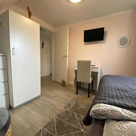 Hébergement de vacances Carpe Diem With Jetty And Boat