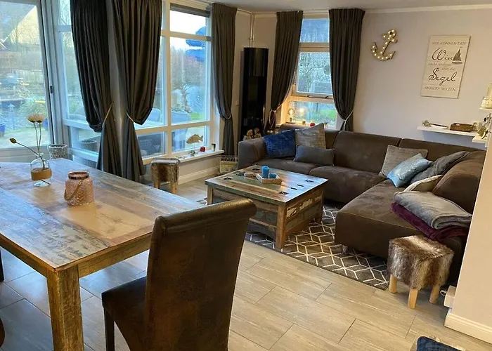 Carpe Diem With Jetty And Boat 度假居