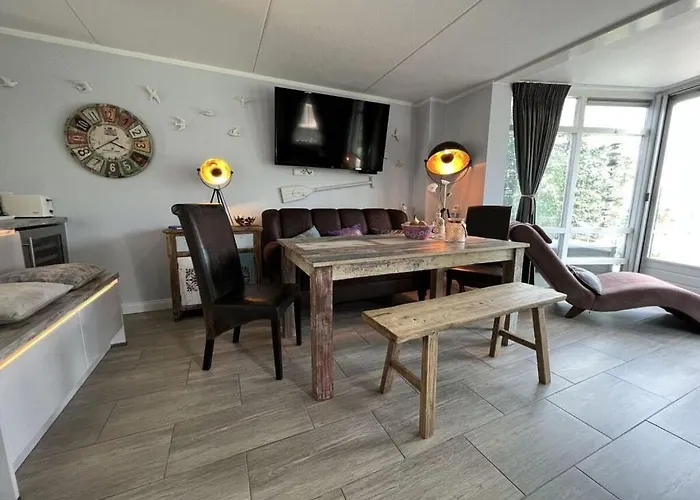 Carpe Diem With Jetty And Boat 度假居